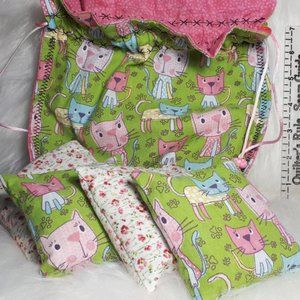 Handmade. Cute cats pattern. Cotton. Set of 4 beanbags. New!